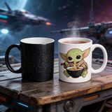Чашка-хамелеон &laquo;Baby Yoda з раменом&raquo; з блискітками, 330 мл CHSHKBRMBL938 фото